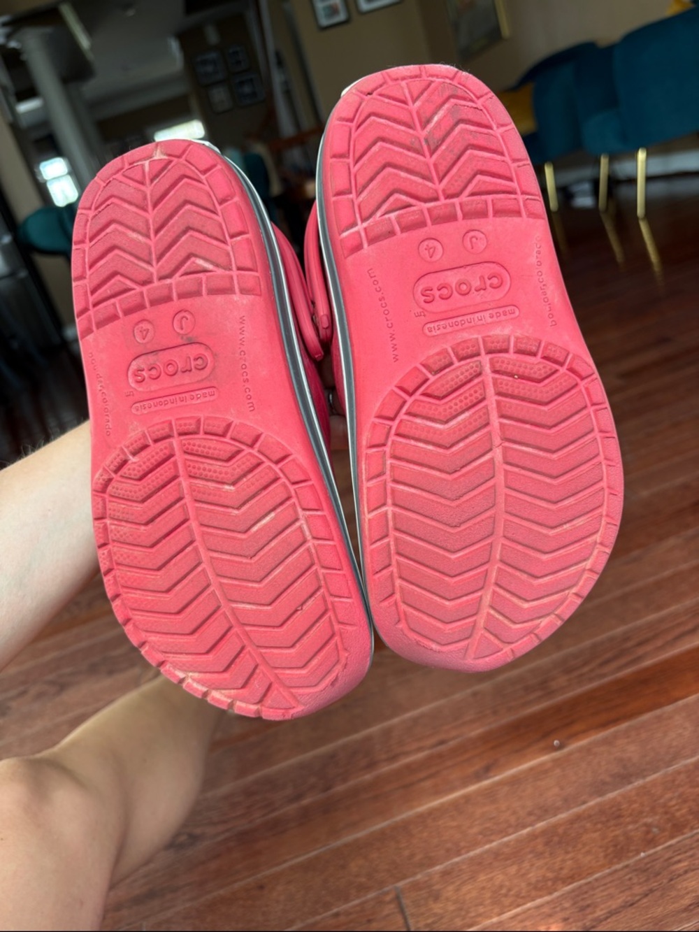 CROCS Kids Red Classic Clog with Heel Strap - Picture 8 of 11